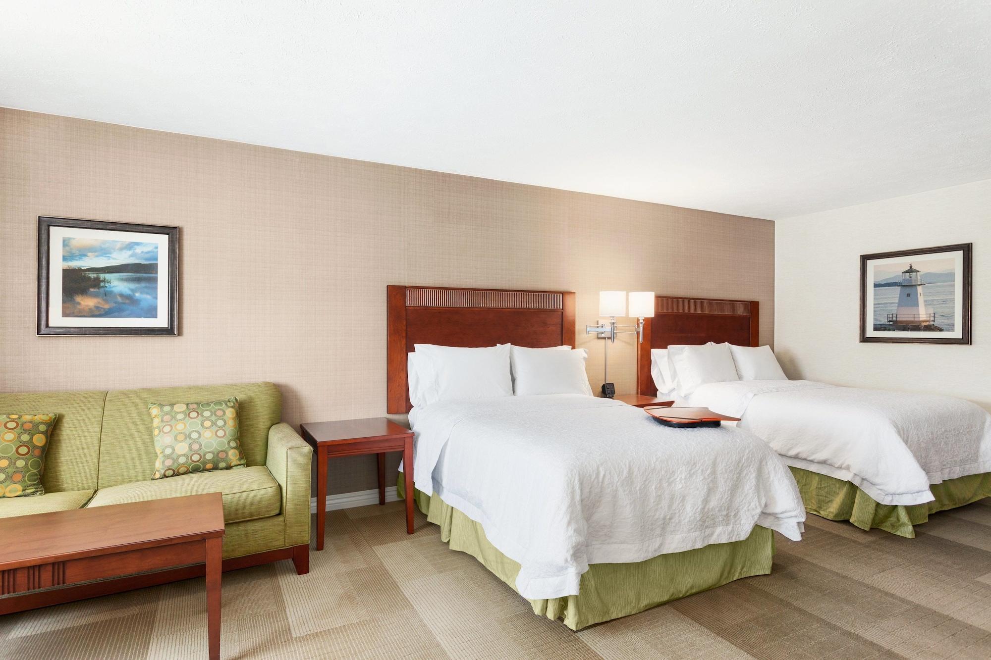Hampton Inn Burlington - Colchester Екстериор снимка