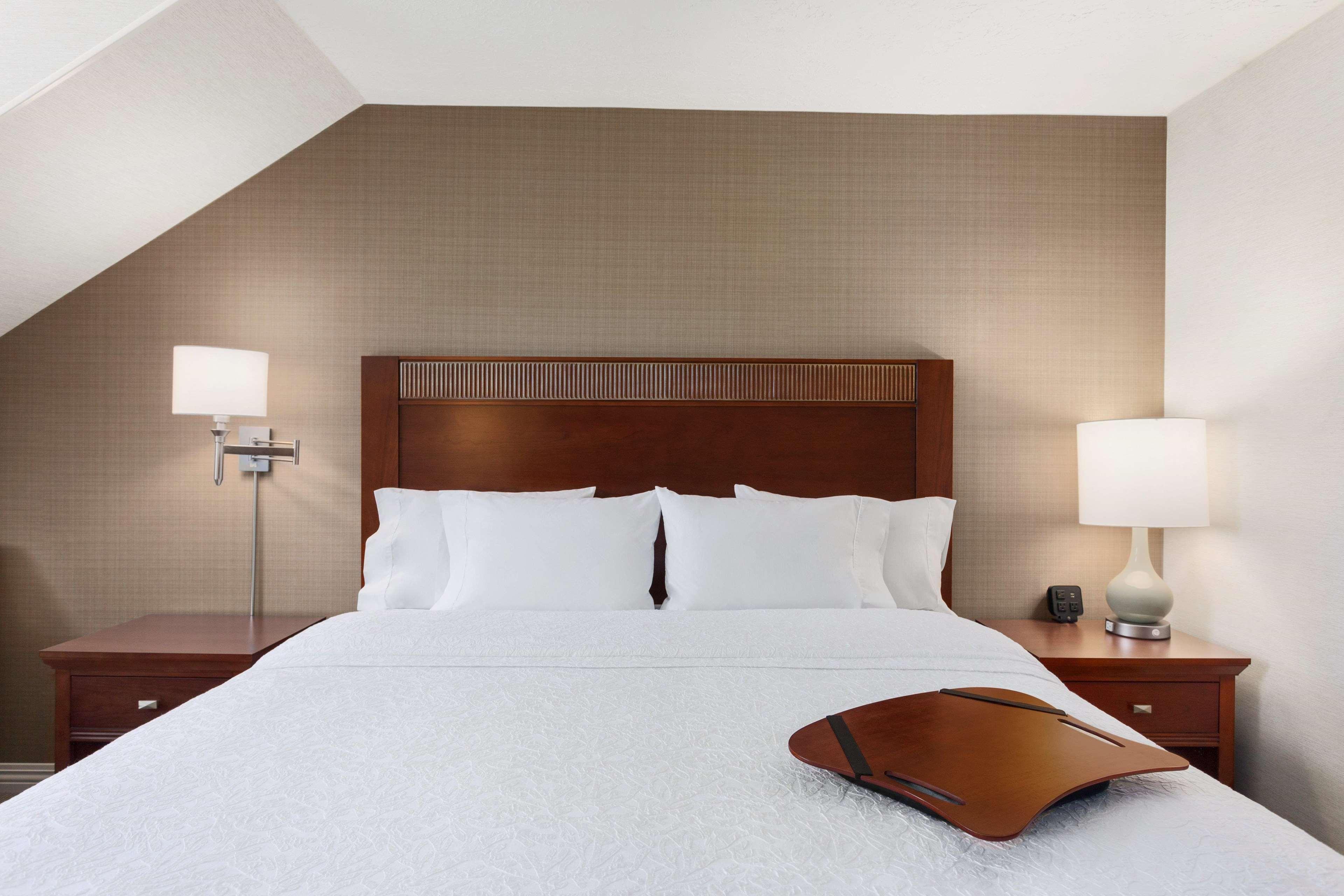 Hampton Inn Burlington - Colchester Екстериор снимка