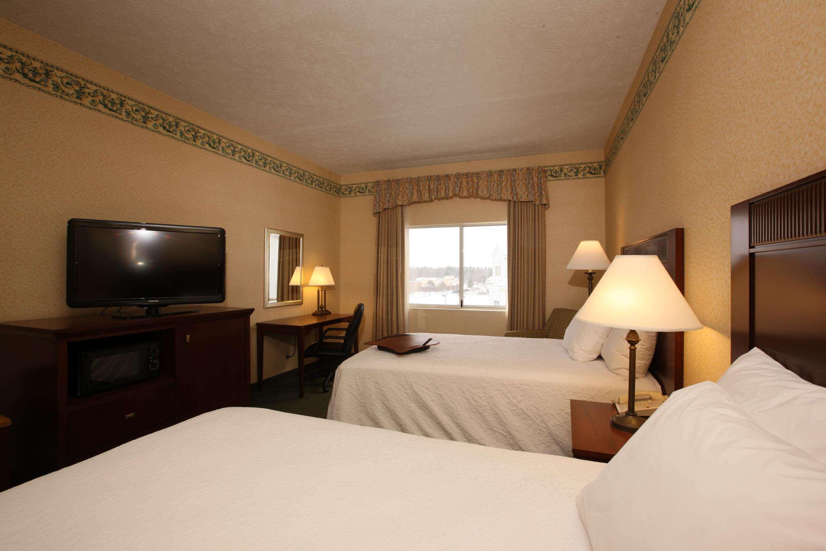 Hampton Inn Burlington - Colchester Екстериор снимка