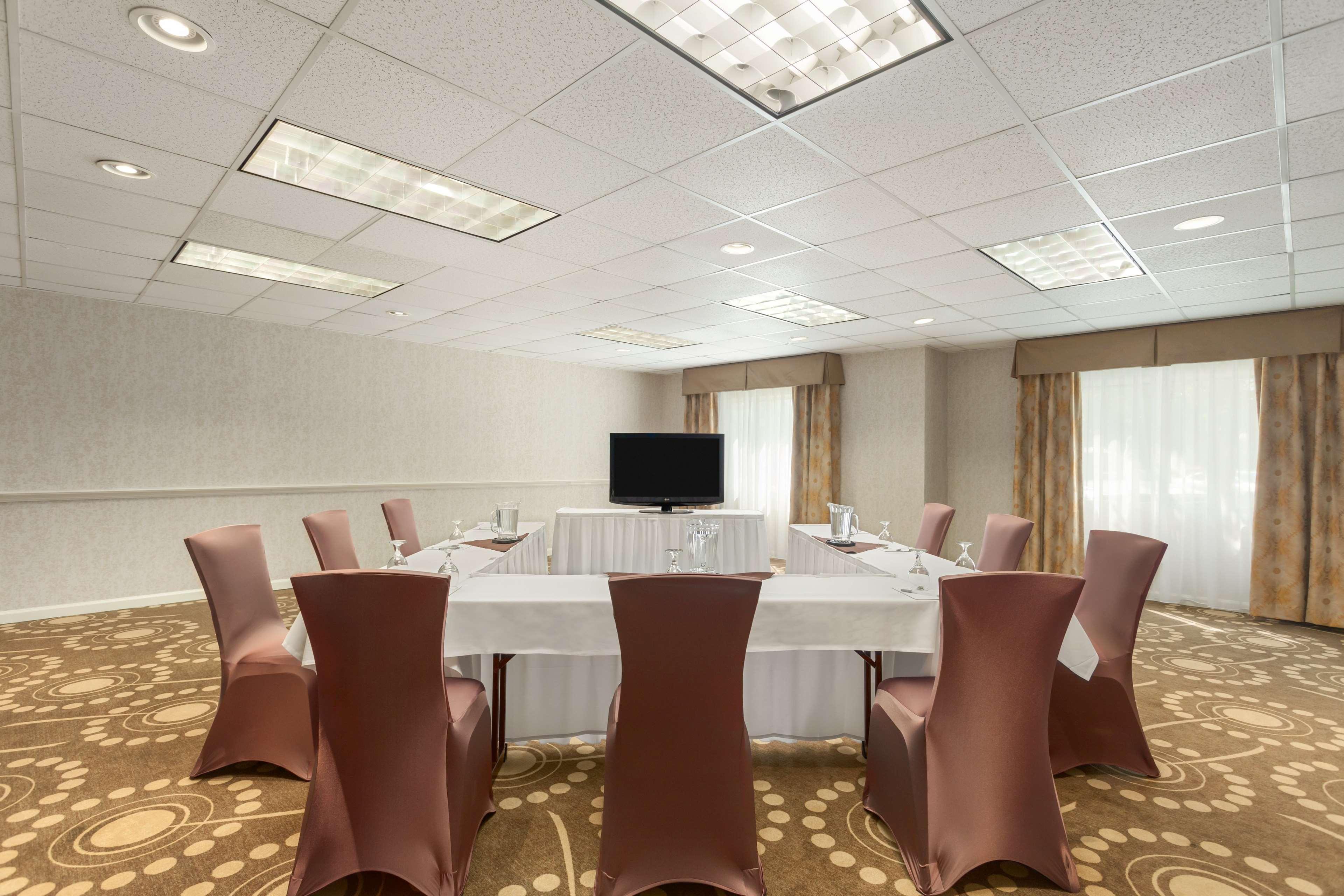 Hampton Inn Burlington - Colchester Екстериор снимка