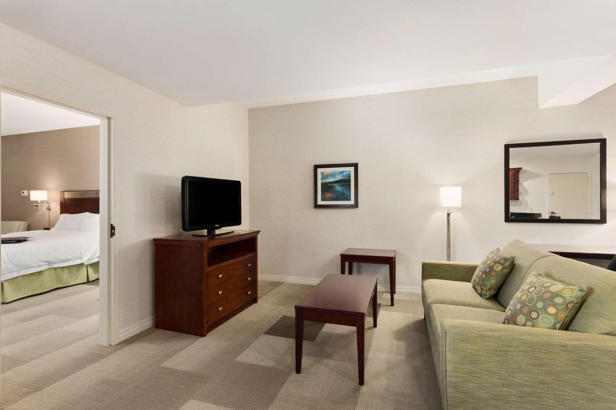 Hampton Inn Burlington - Colchester Екстериор снимка