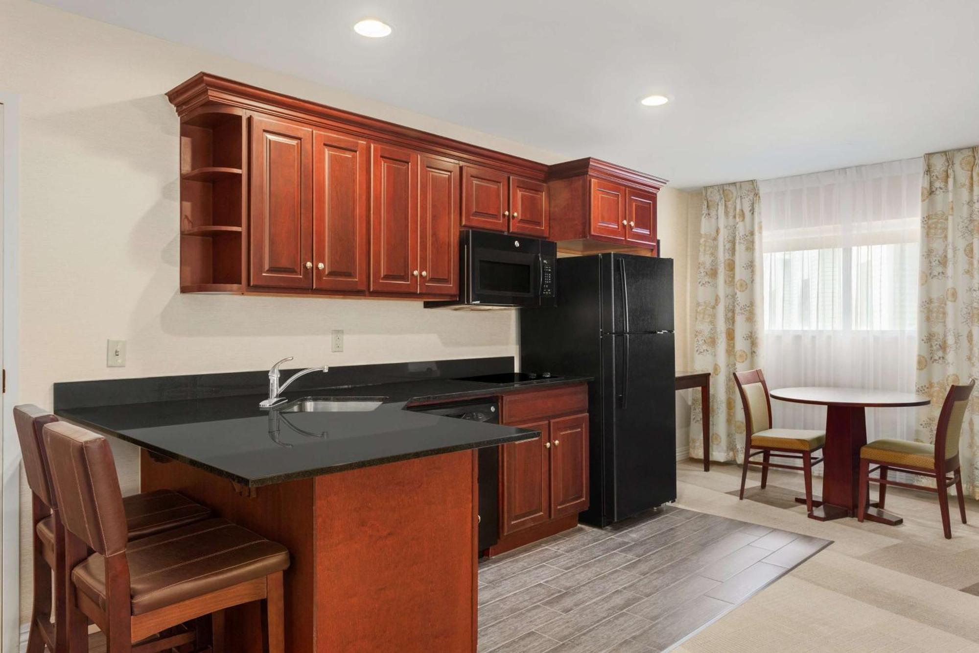 Hampton Inn Burlington - Colchester Екстериор снимка