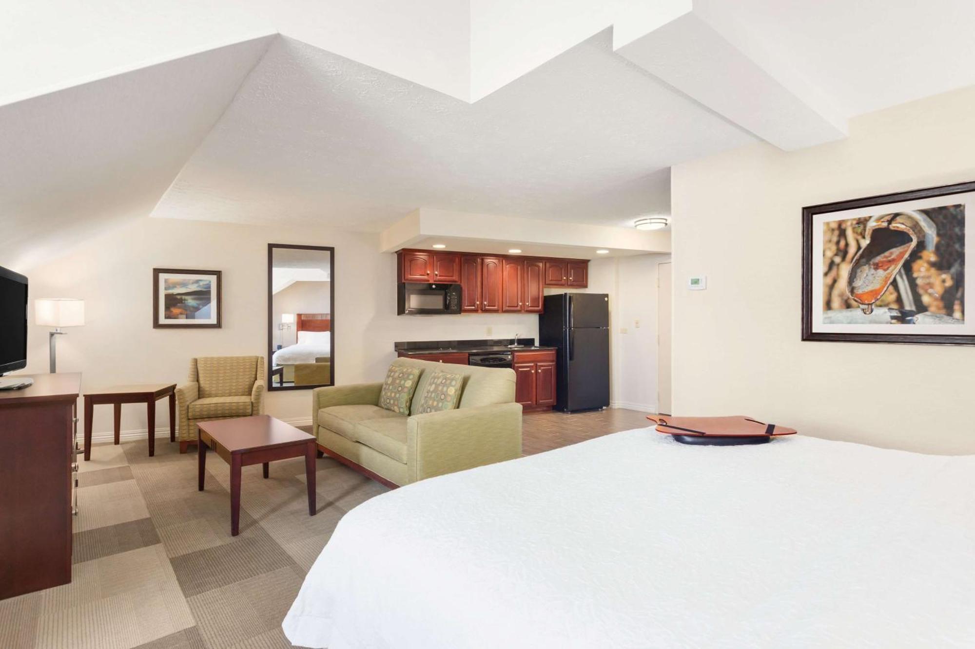 Hampton Inn Burlington - Colchester Екстериор снимка