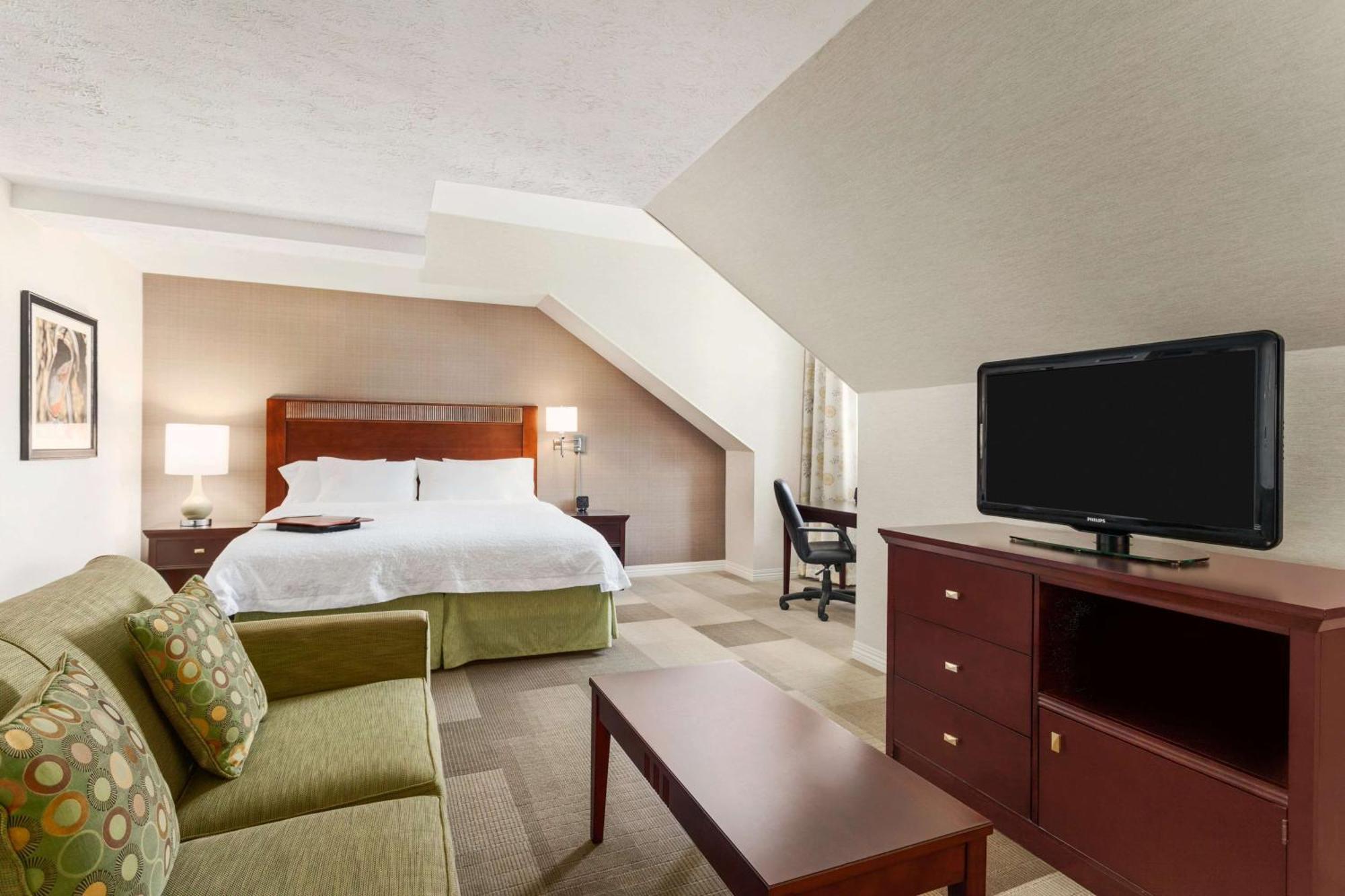 Hampton Inn Burlington - Colchester Екстериор снимка