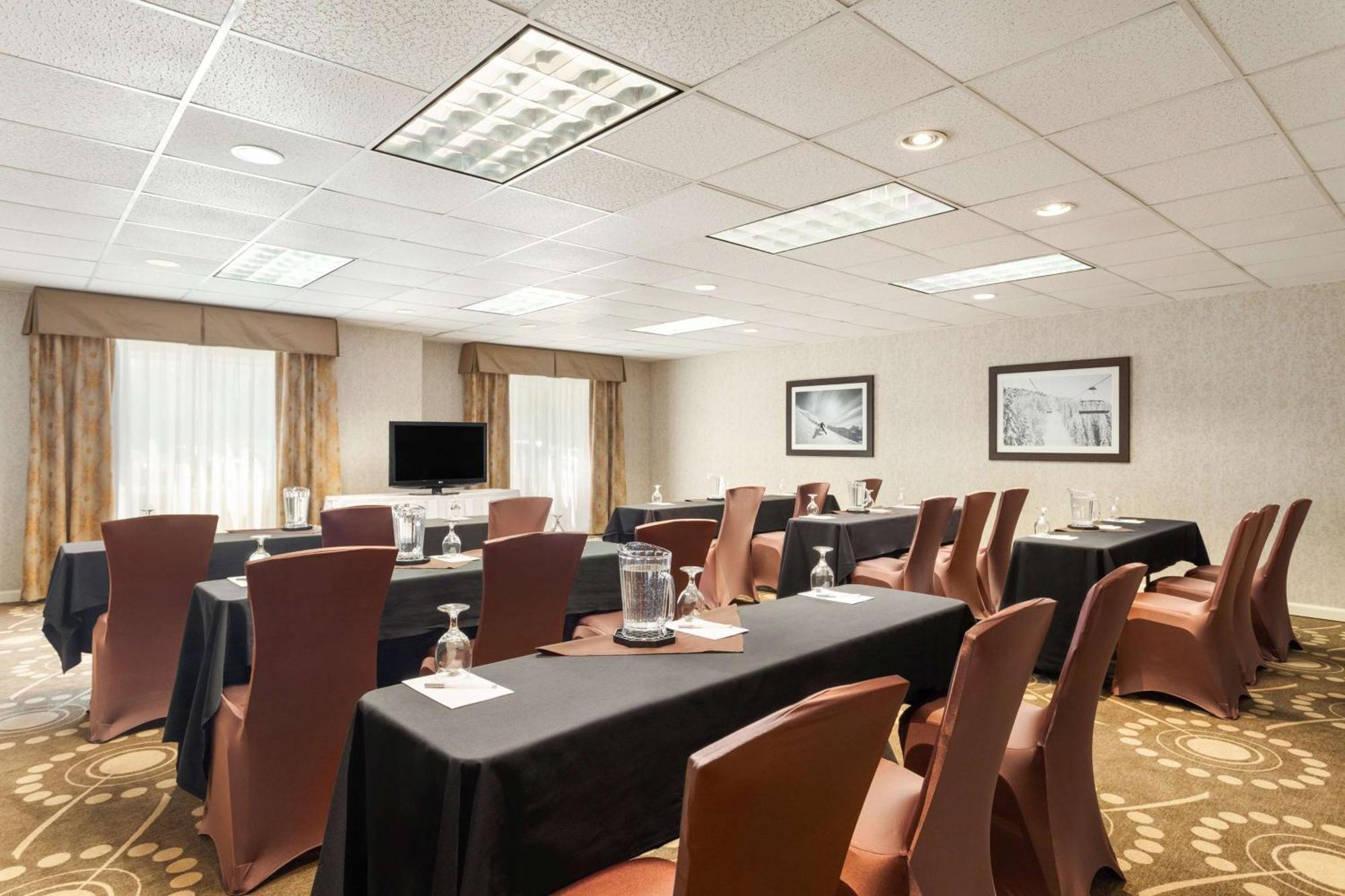 Hampton Inn Burlington - Colchester Екстериор снимка