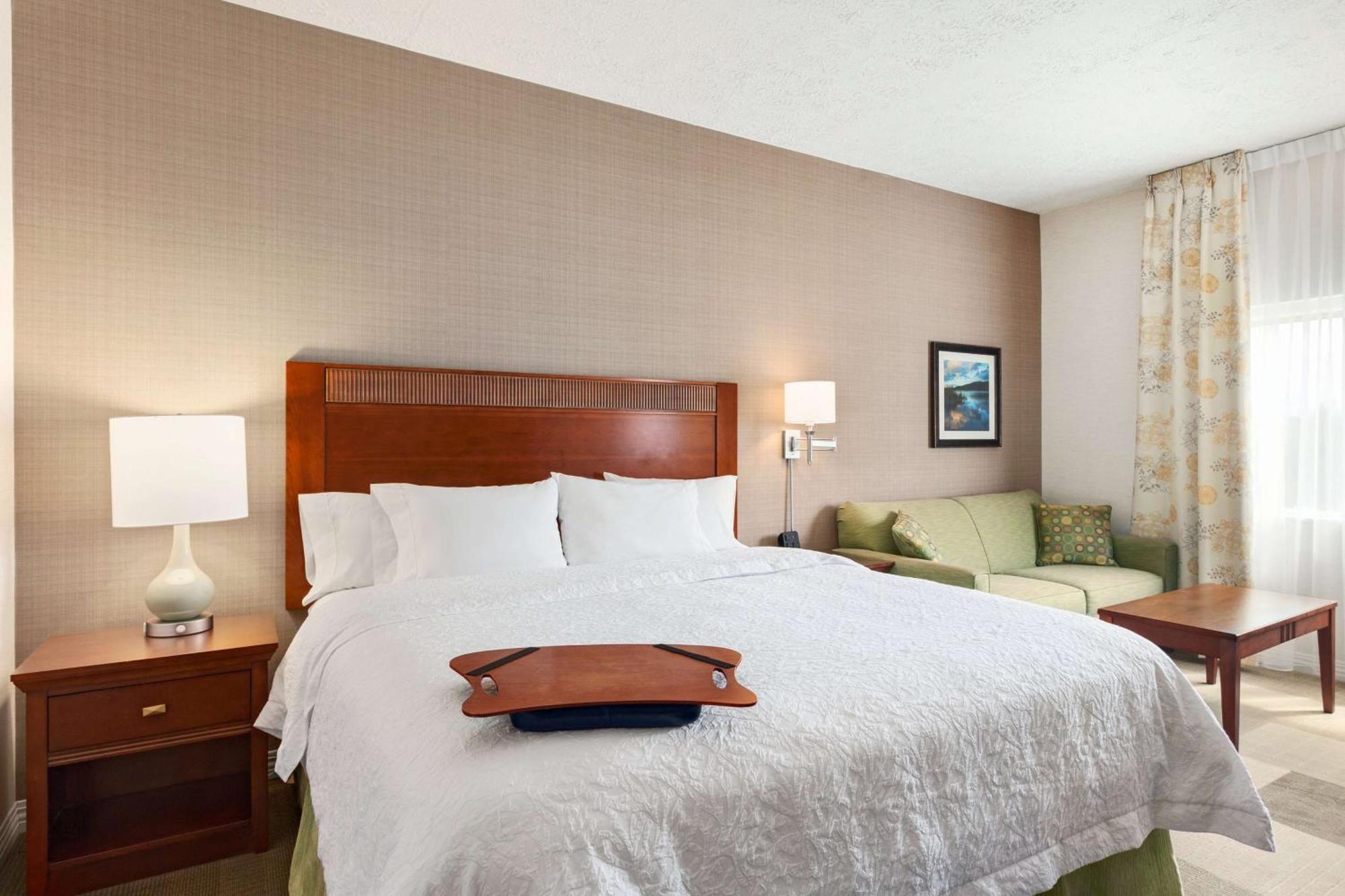 Hampton Inn Burlington - Colchester Екстериор снимка