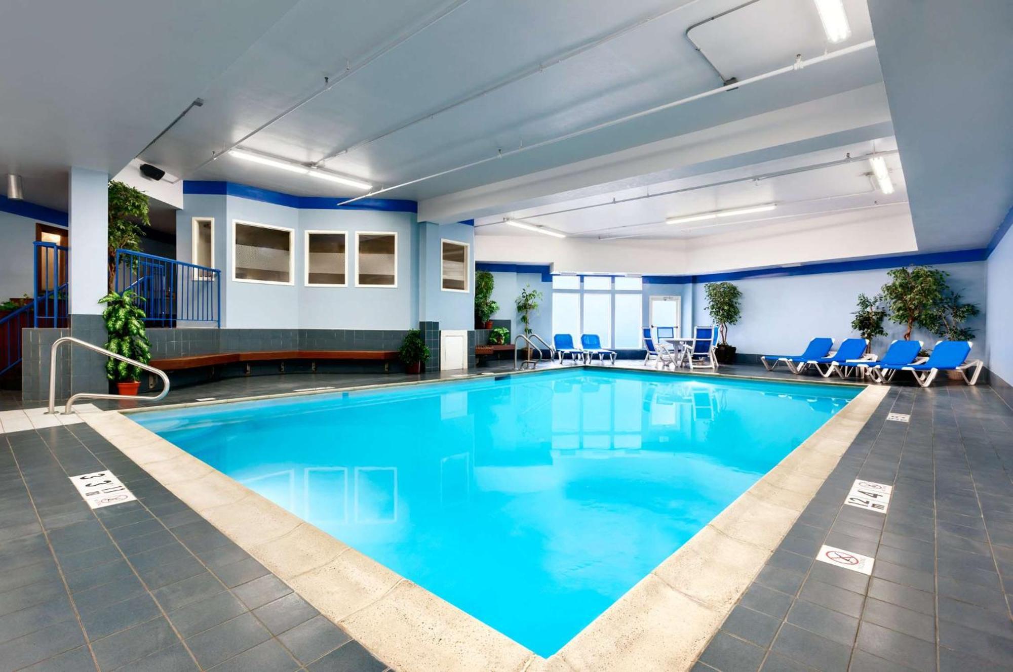 Hampton Inn Burlington - Colchester Екстериор снимка