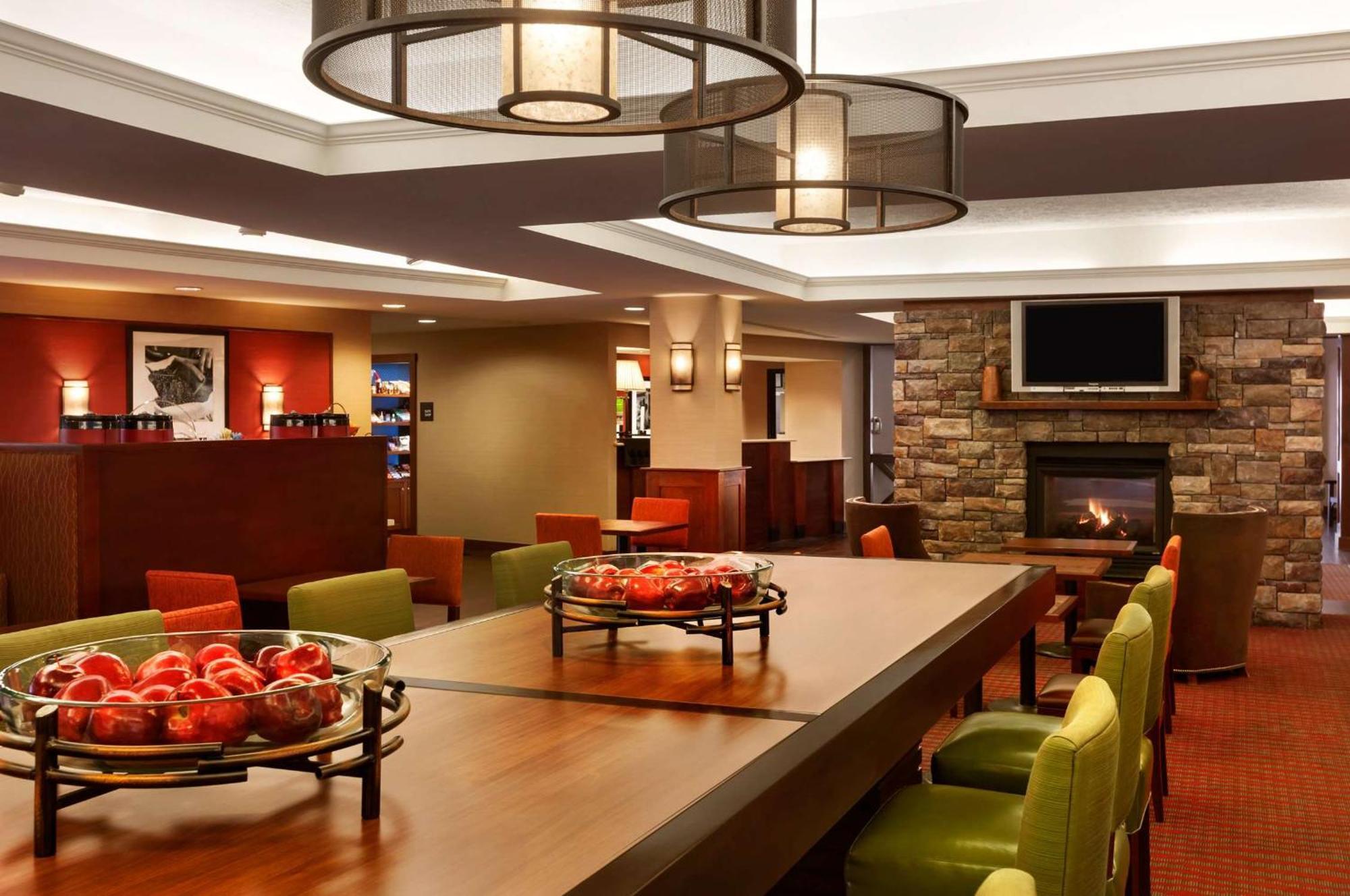 Hampton Inn Burlington - Colchester Екстериор снимка